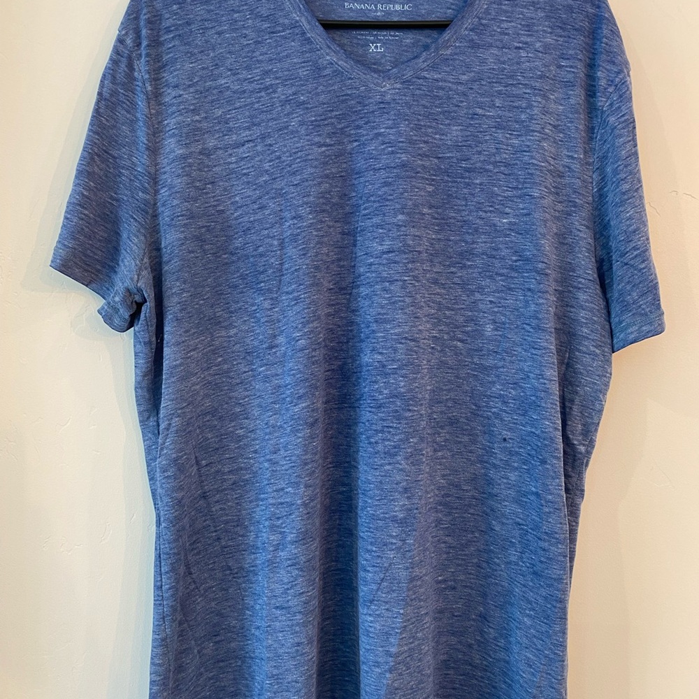 BANANA REPUBLIC Men's Blue V-Neck Tee